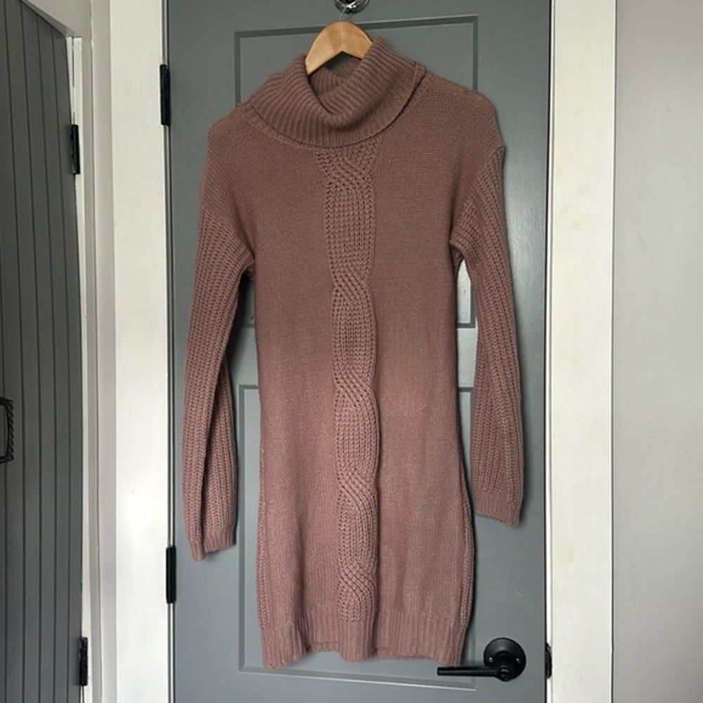 MAUVE TURTLENECK SWEATER DRESS